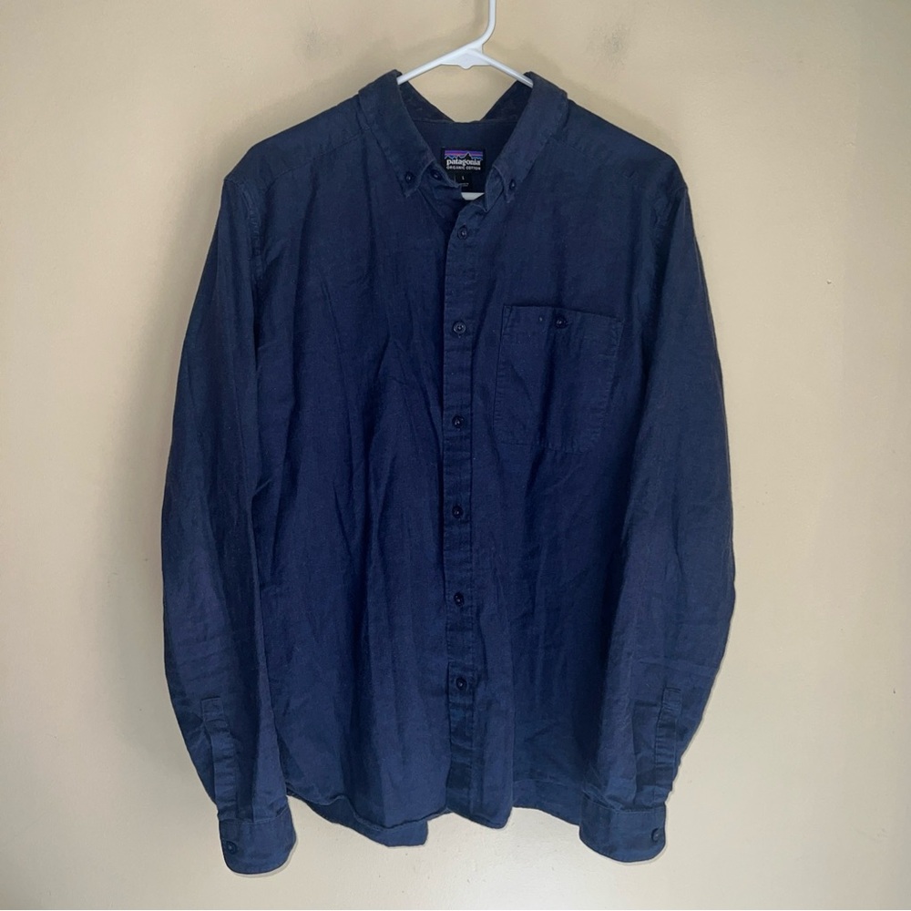 Patagonia Men's Dark Navy Long-Sleeve Button-Down Shirt